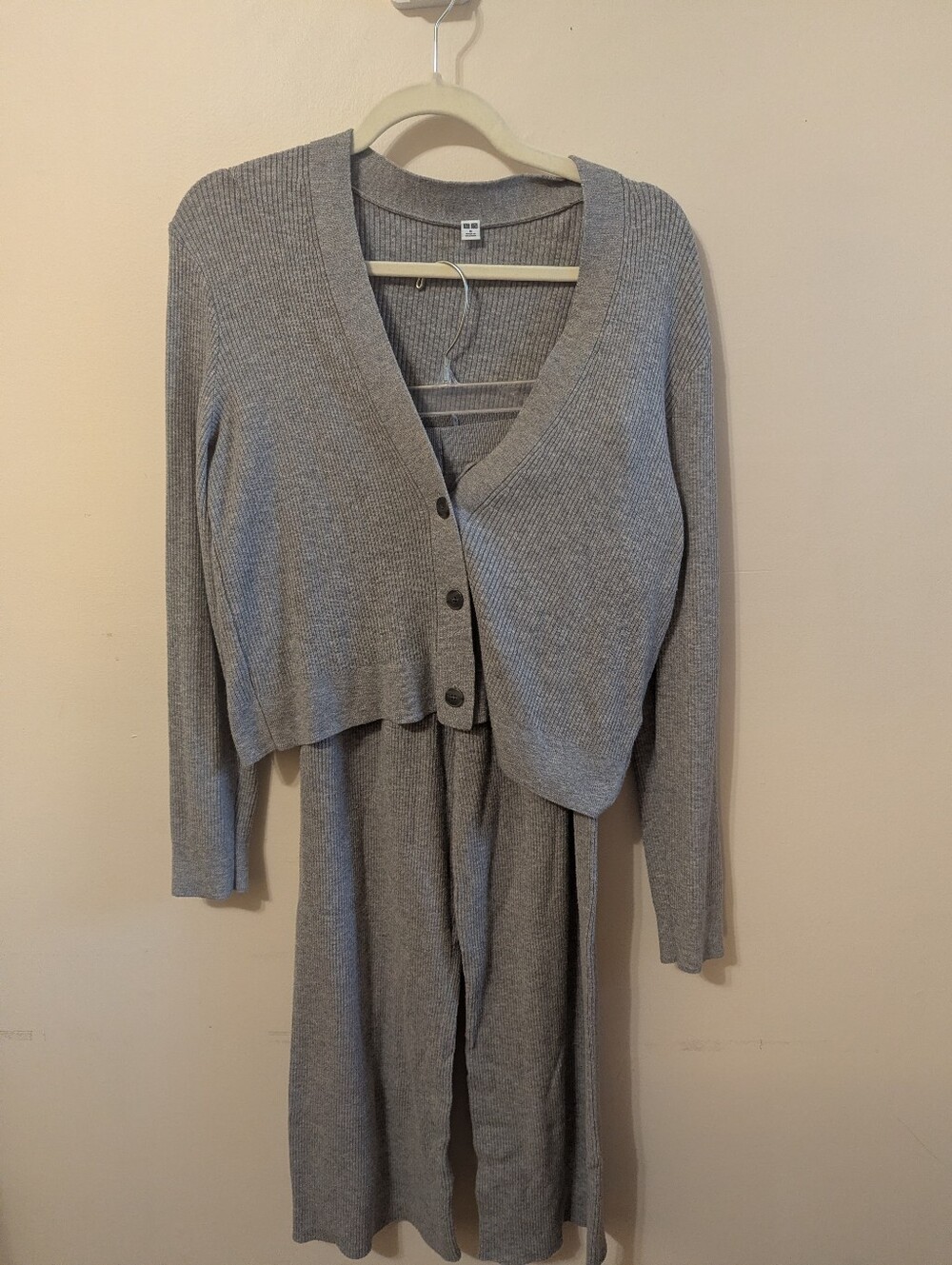 Uniqlo Soft Ribbed Light Gray V-Neck Button Cardigan and Matching Pants